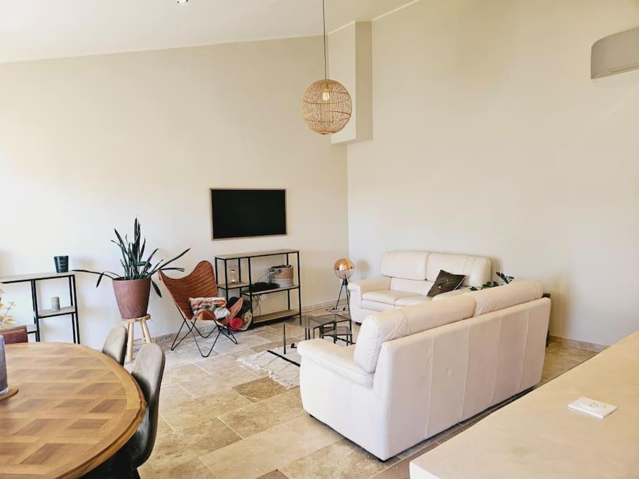 Le Gite De La Marquise - Elegant Appartement Avec Terrasse - Montboucher-sur-Jabron Bagian luar foto