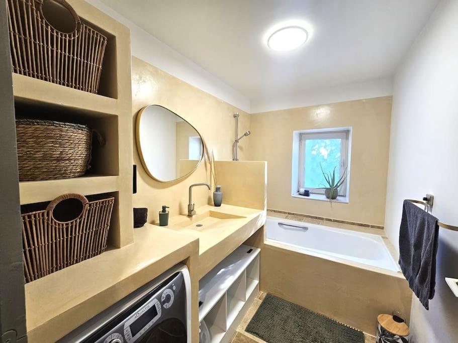 Le Gite De La Marquise - Elegant Appartement Avec Terrasse - Montboucher-sur-Jabron Bagian luar foto